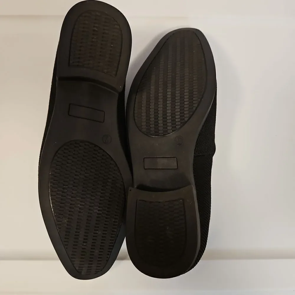 MENS UUBARRIS Like New Black Slipon Shoes sz 9